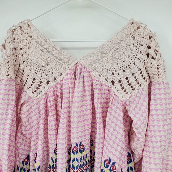 NWT Urban Outfitters Kimchi Blue Little Lies Pink Crochet Boho Festival Dress XS - Picture 14 of 16